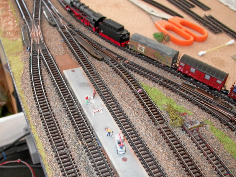 139 Weiche in Gleis 4.JPG - Die Weiche für Gleis 4 wurde verlegt, Gleis 3 ist dadurch nun ein wenig länger